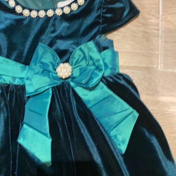 Rare Editions Girl Green Velvet Cap Sleeves Bow Tie Dress Size 3T - Picture 2 of 6